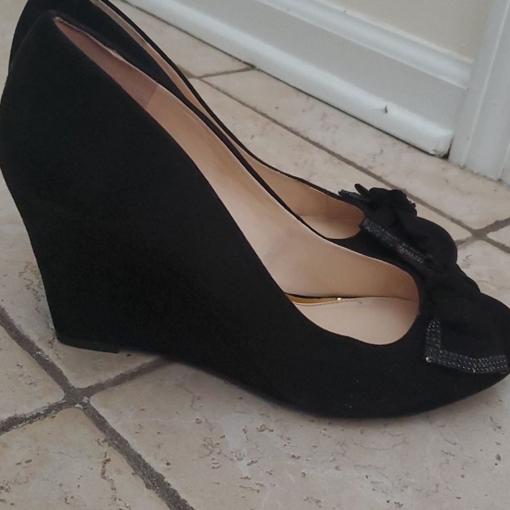 Jessica Simpson black wedge sandals with bow